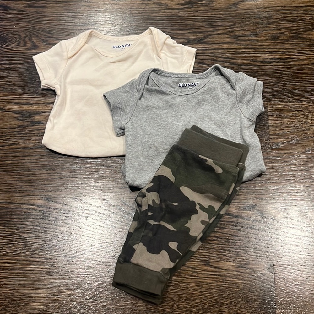Old Navy onesie & pants bundle